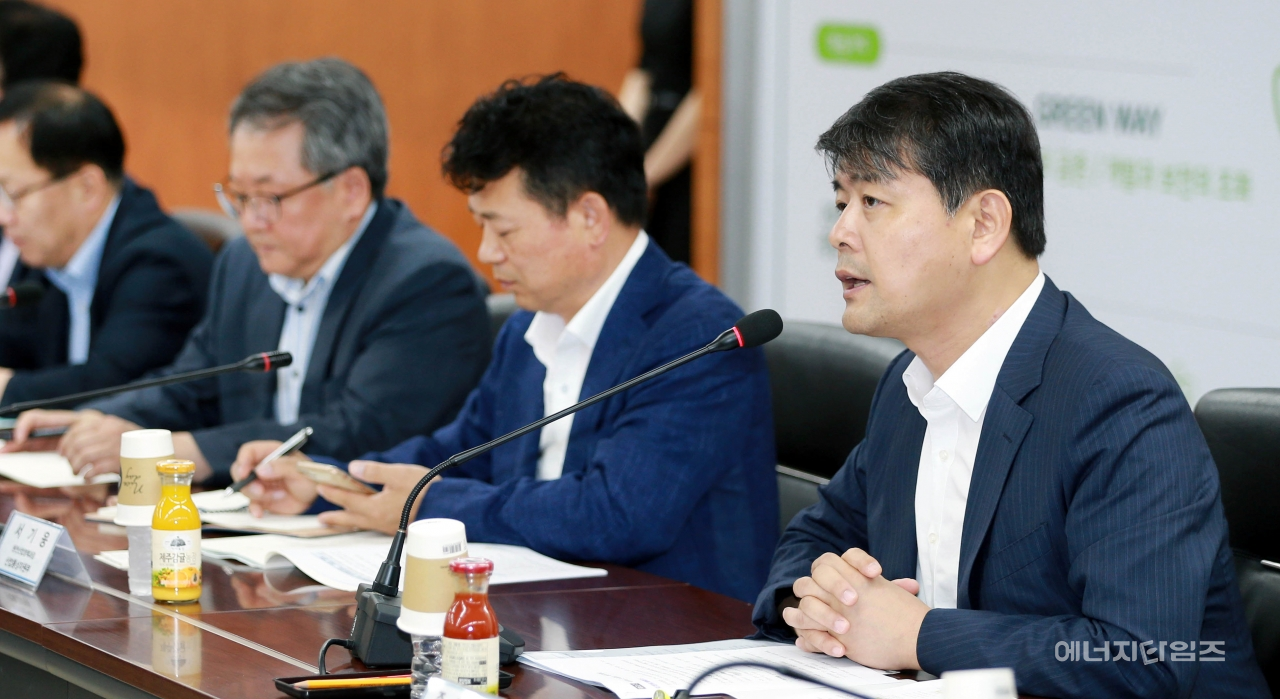 지난 24일 석탄회관(서울 종로구 소재)에서 열린 제3차 원전해체산업 민관협의회에서 주영준 산업부 에너지자원실장이 모두발언을 하고 있다.