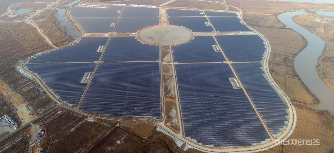 남부발전에서 건설 중인 솔라시도태양광발전단지 공사현장.