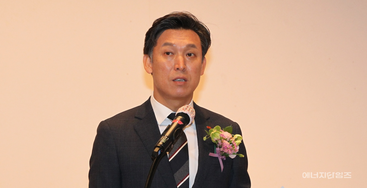 지난 26일 김영문 동서발전 사장이 본사(울산 중구 소재)에서 취임식을 가졌다. 이 자리에서 김 신임 사장이 취임사를 하고 있다.