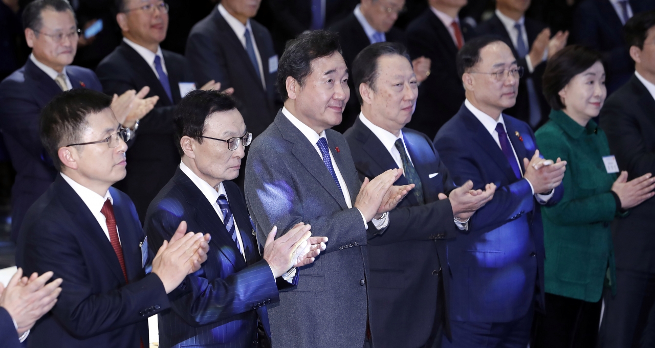 3일 코엑스(서울 강남구 소재)에서 대한상공회의소 주최 2020년도 경제계 신년인사회에 참석한 참석자들이 박수를 치고 있다. (사진=뉴시스)
